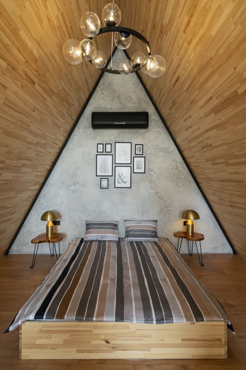 chambre mansardée maison A-Frame 82m2 décoration contemporaine