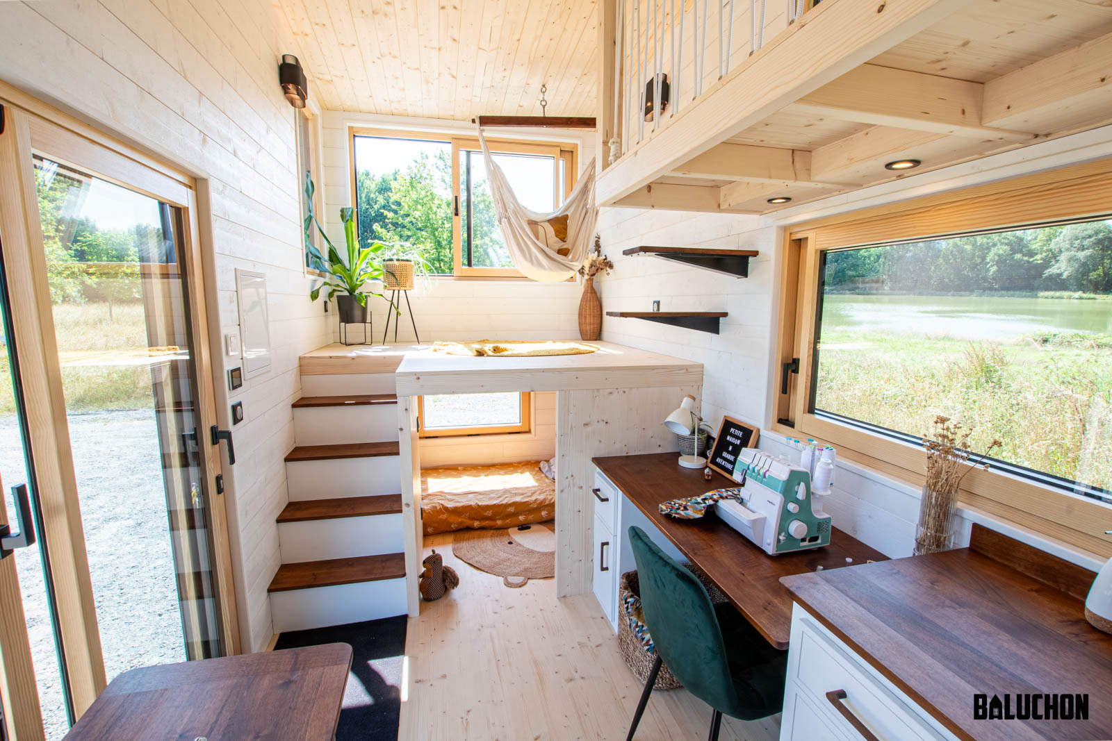 intérieur tiny house Baluchon française Nouvelle Danse intérieur tiny house Baluchon française Nouvelle Danse