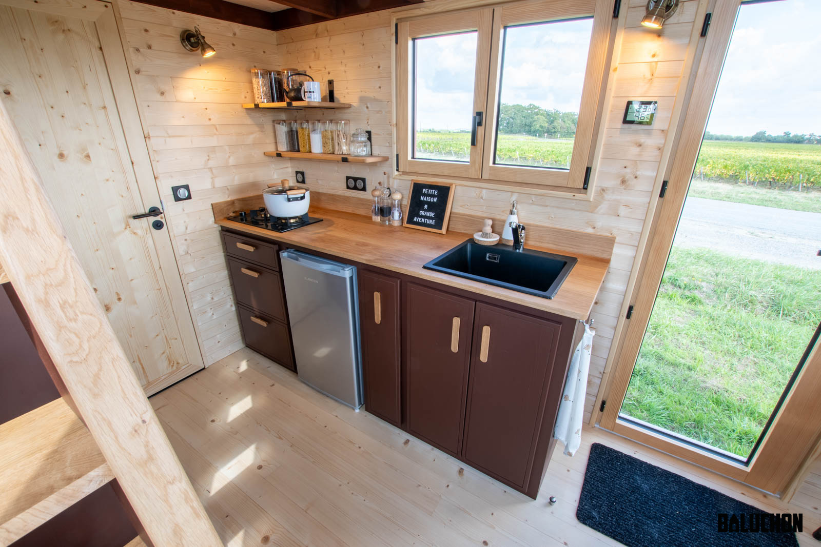 cuisine tiny house française Baluchoon "Into the Woods" cuisine tiny house française Baluchoon "Into the Woods"