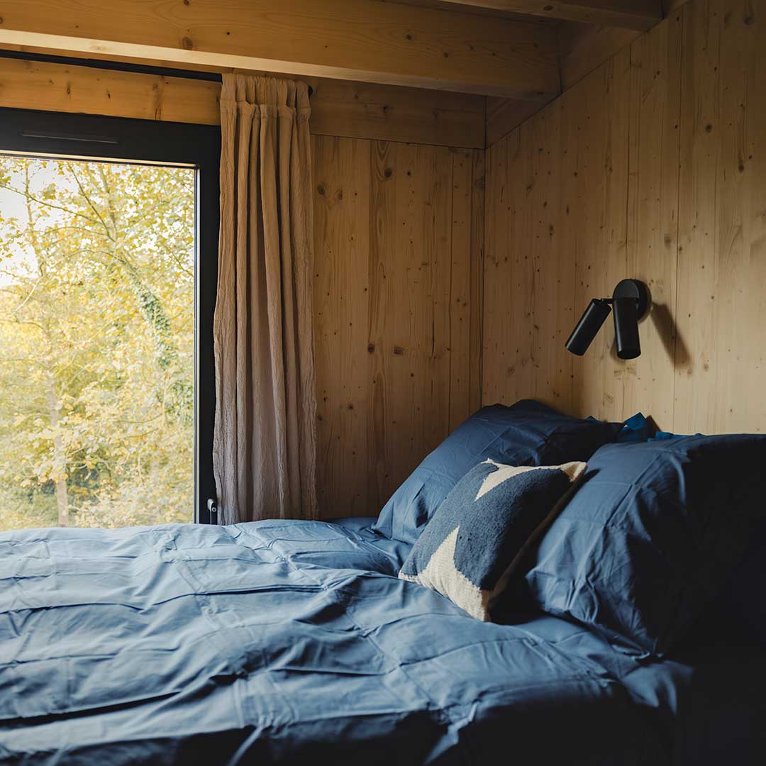 chambre petite maison en bois Bleu Bicoque