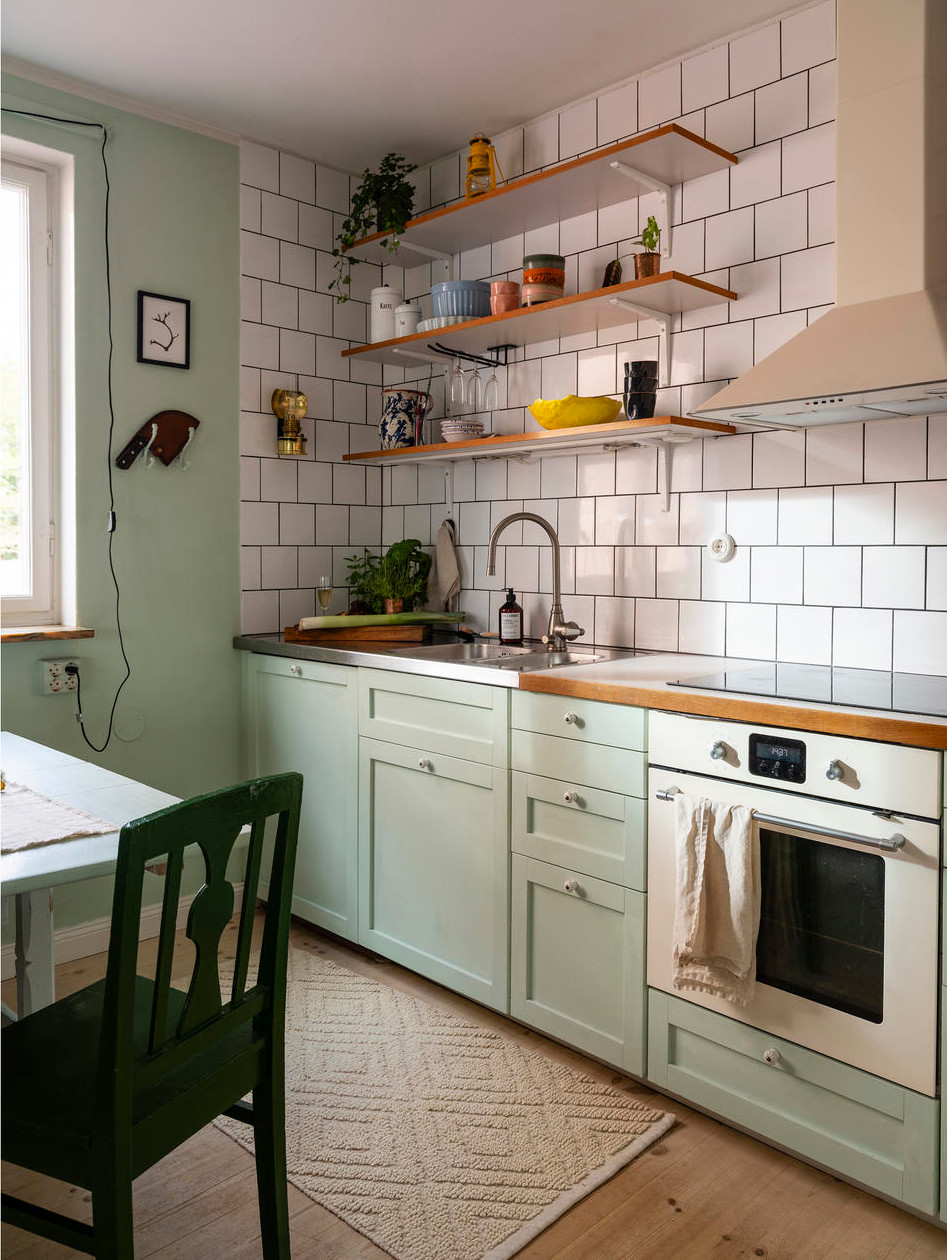 cuisine verte décoration vintage avec espace repas