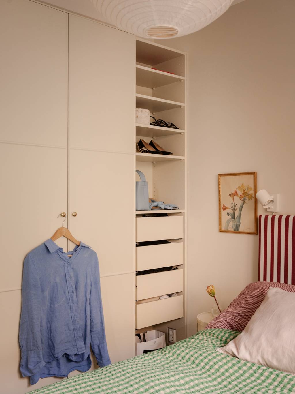 chambre avec placard appartement 44m2 décoration scandinave vintage et colorée chambre avec placard appartement 44m2 décoration scandinave vintage et colorée