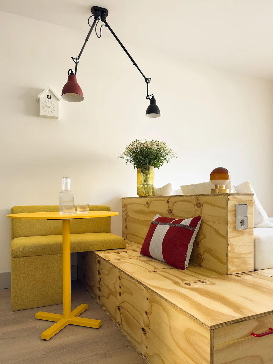 lit podium et espace repas studio 30m2 lit podium et espace repas studio 30m2