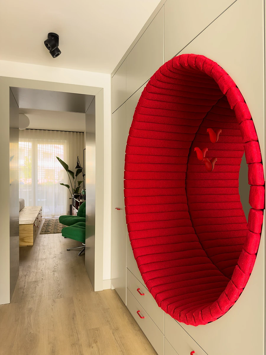 entrée avec coin repos circulaire rouge intégré entrée avec coin repos circulaire rouge intégré