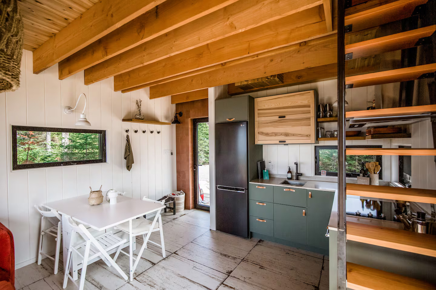 salle à manger et cuisine maison contemporaine et vitrée dans la nature Cliff n°46 salle à manger et cuisine maison contemporaine et vitrée dans la nature Cliff n°46