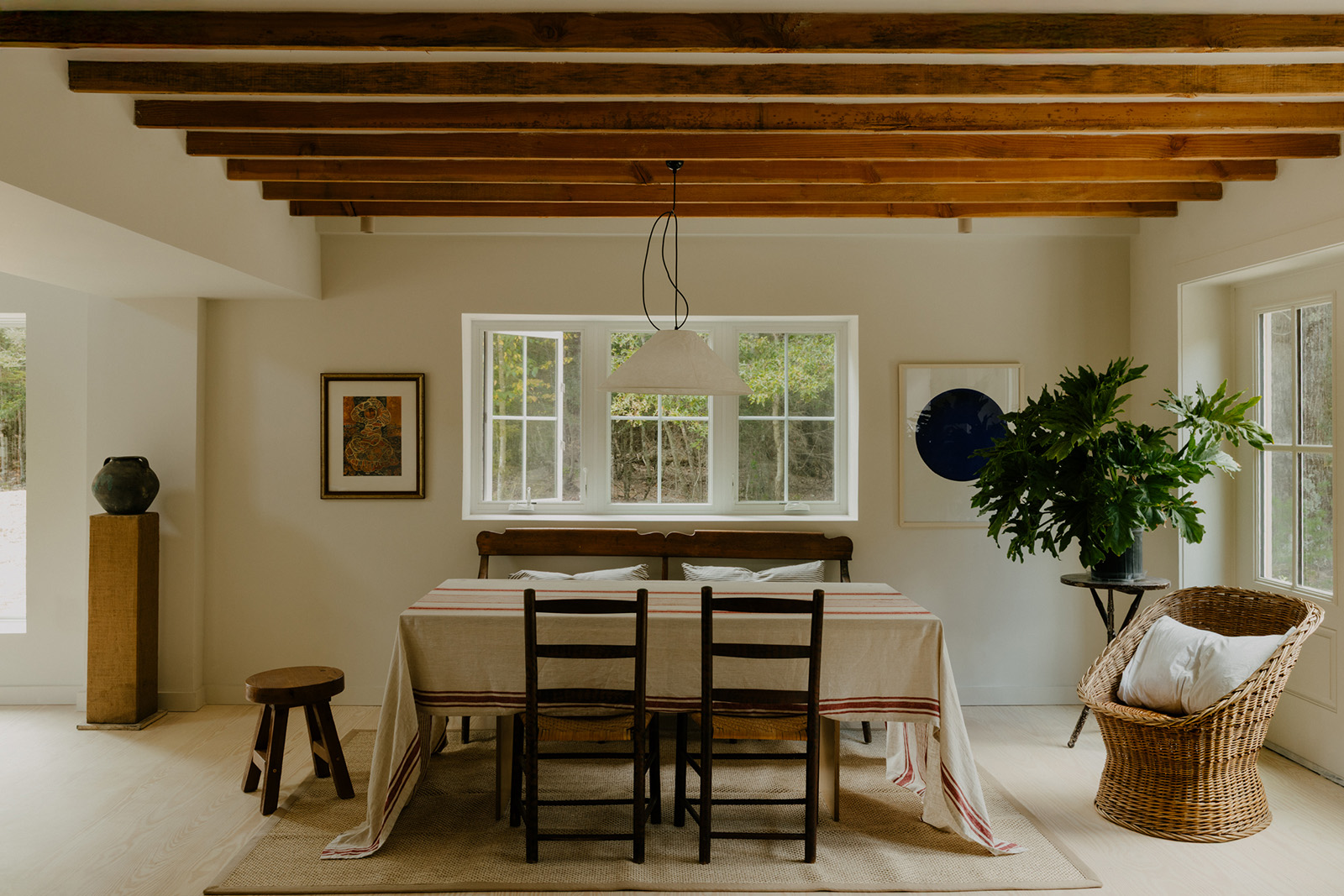 salle à manger avec poutres décoration naturelle et rustique chic salle à manger avec poutres décoration naturelle et rustique chic