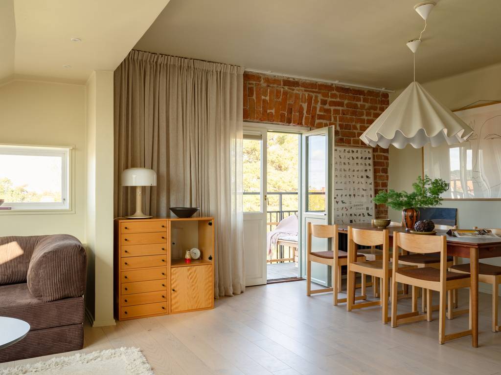 salon avec velux trois-pièces mansardé 68m2 décoration scandinave salon avec velux trois-pièces mansardé 68m2 décoration scandinave