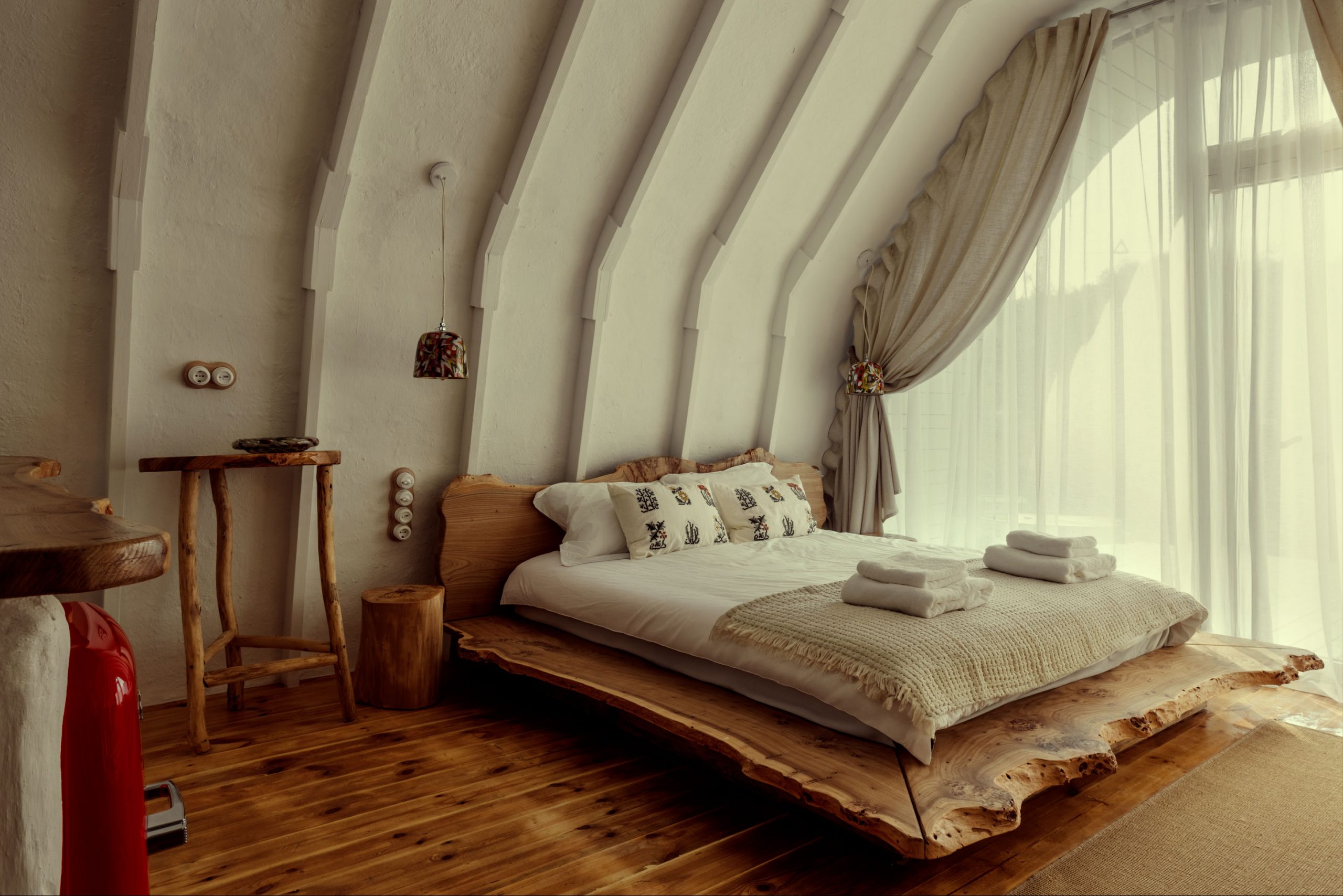 chambre petite maison de 26m2 en Moldavie style cabane Hobbit chambre petite maison de 26m2 en Moldavie style cabane Hobbit