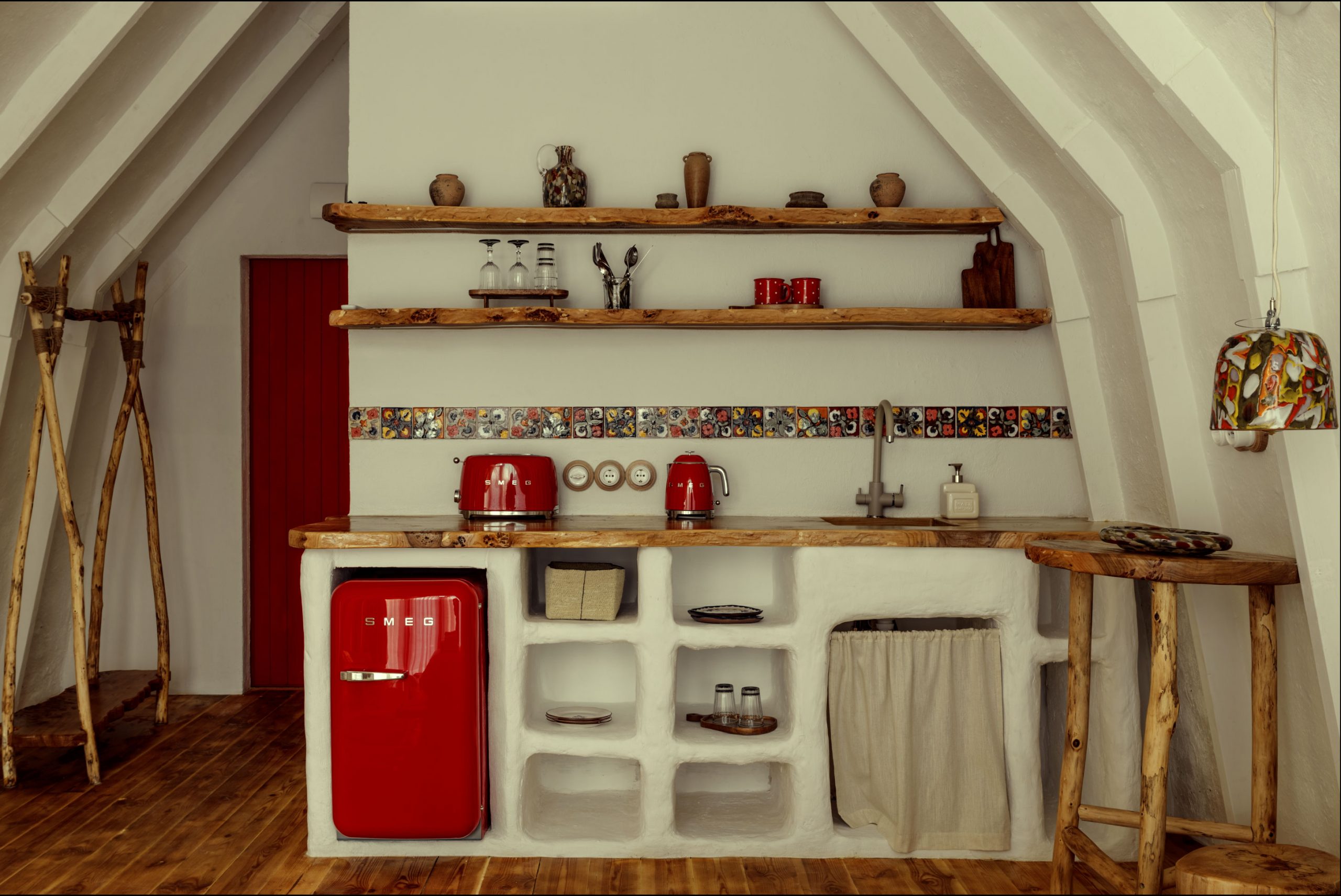 cuisine petite maison de 26m2 en Moldavie style cabane Hobbit cuisine petite maison de 26m2 en Moldavie style cabane Hobbit