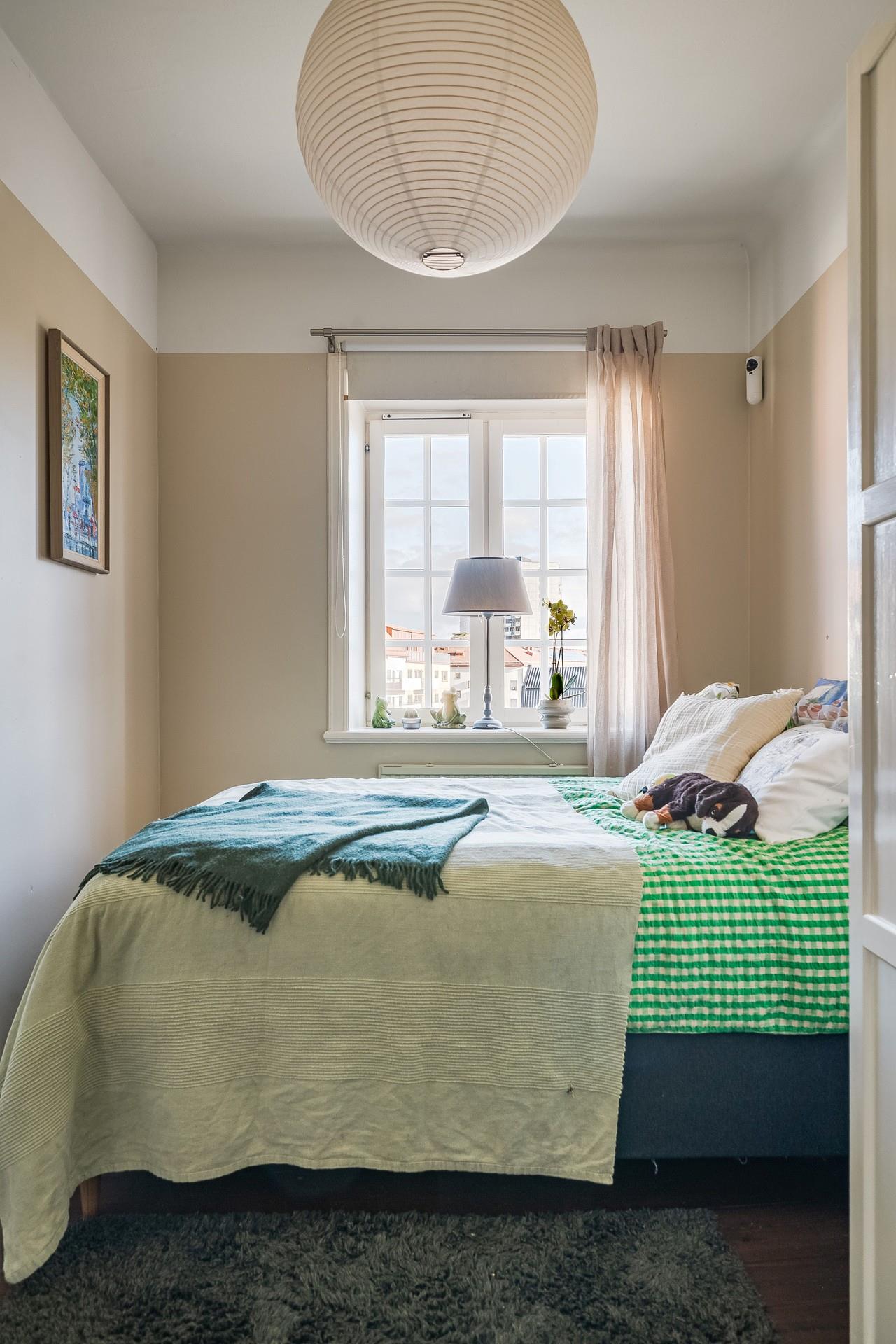 chambre murs beiges