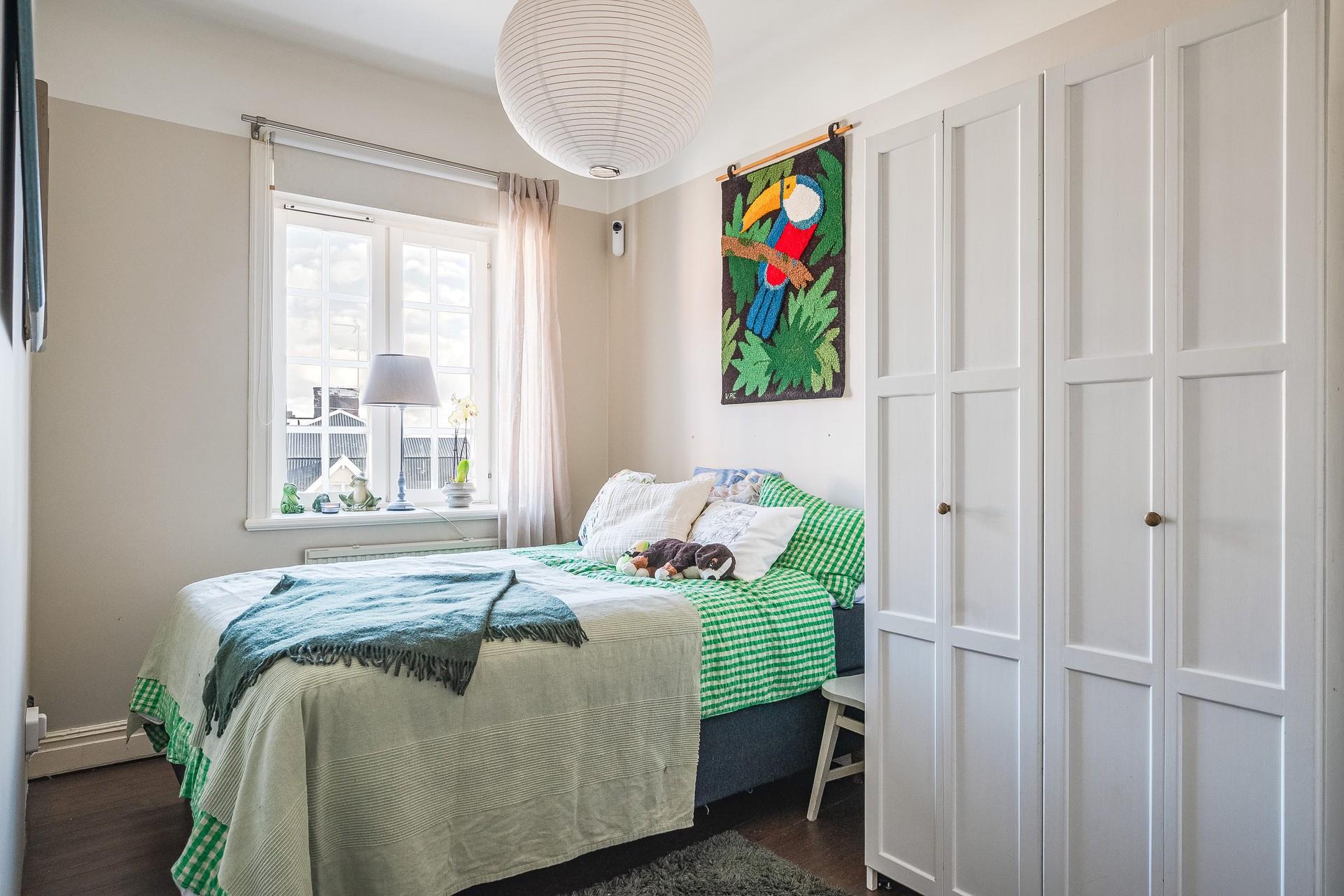 chambre murs beiges
