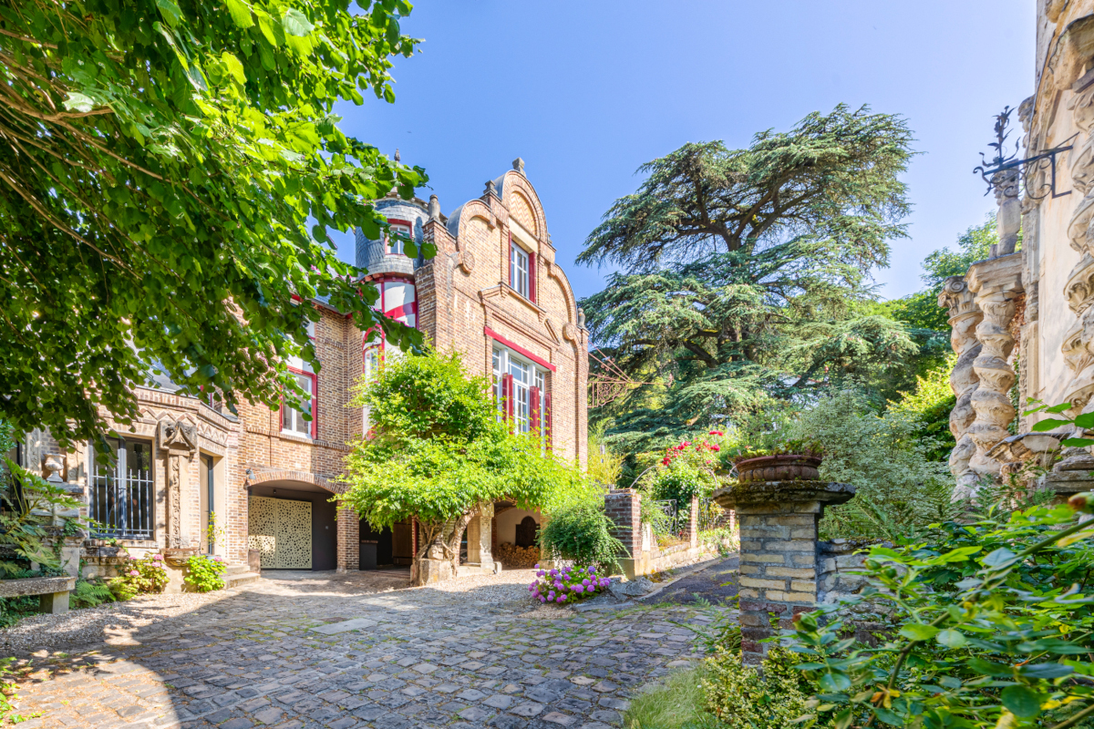 maison ancienne en briques rénovée près de Paris Photo : © Oksana Champetier maison ancienne en briques rénovée près de Paris Photo : © Oksana Champetier
