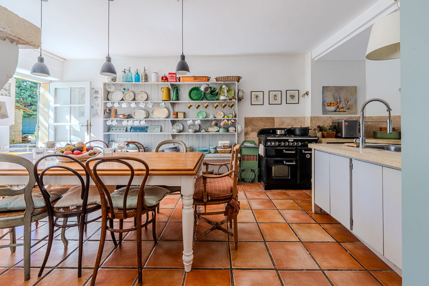 cuisine provençale mas du 19e siècle restauré avec piscine près St Rémi de Provence