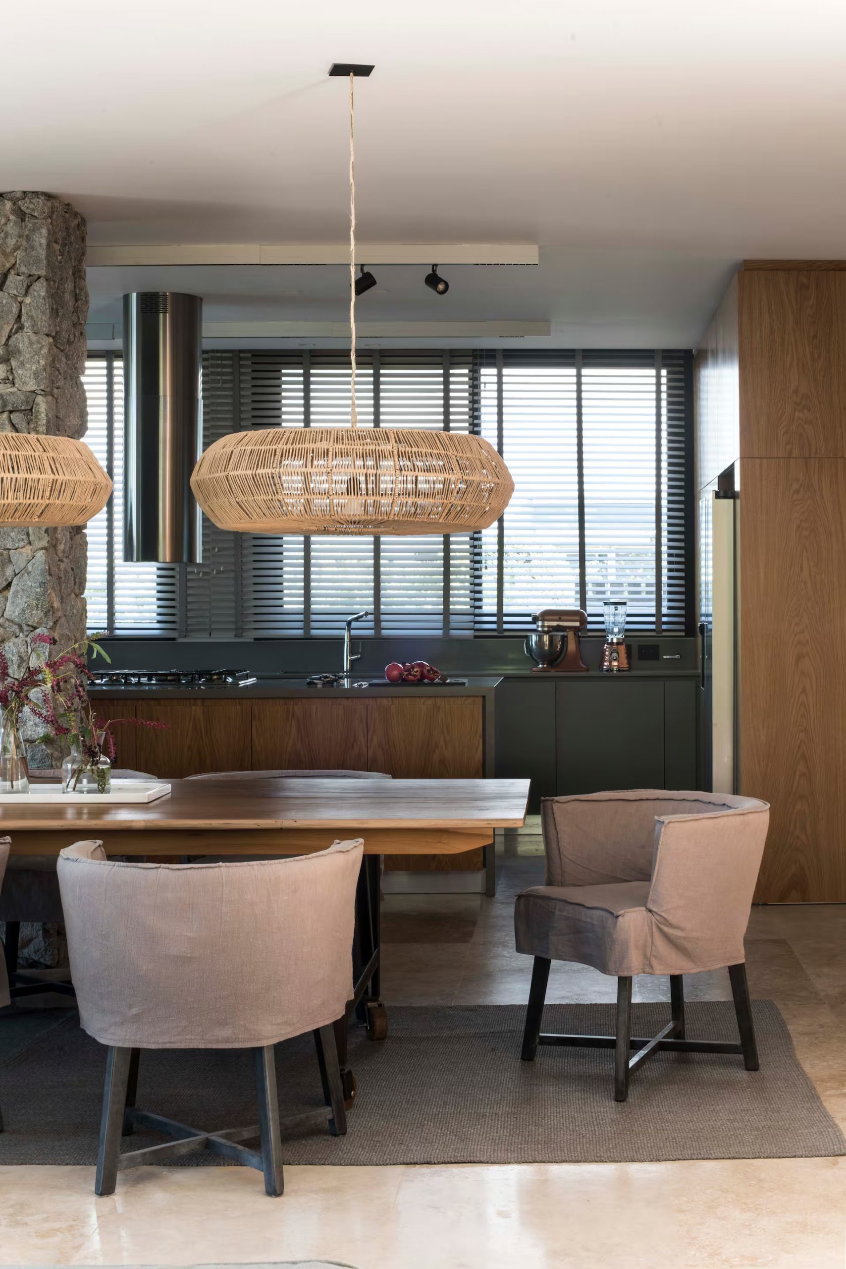 cuisine et salle à manger moderne grise et bois maison contemporaine cuisine et salle à manger moderne grise et bois maison contemporaine