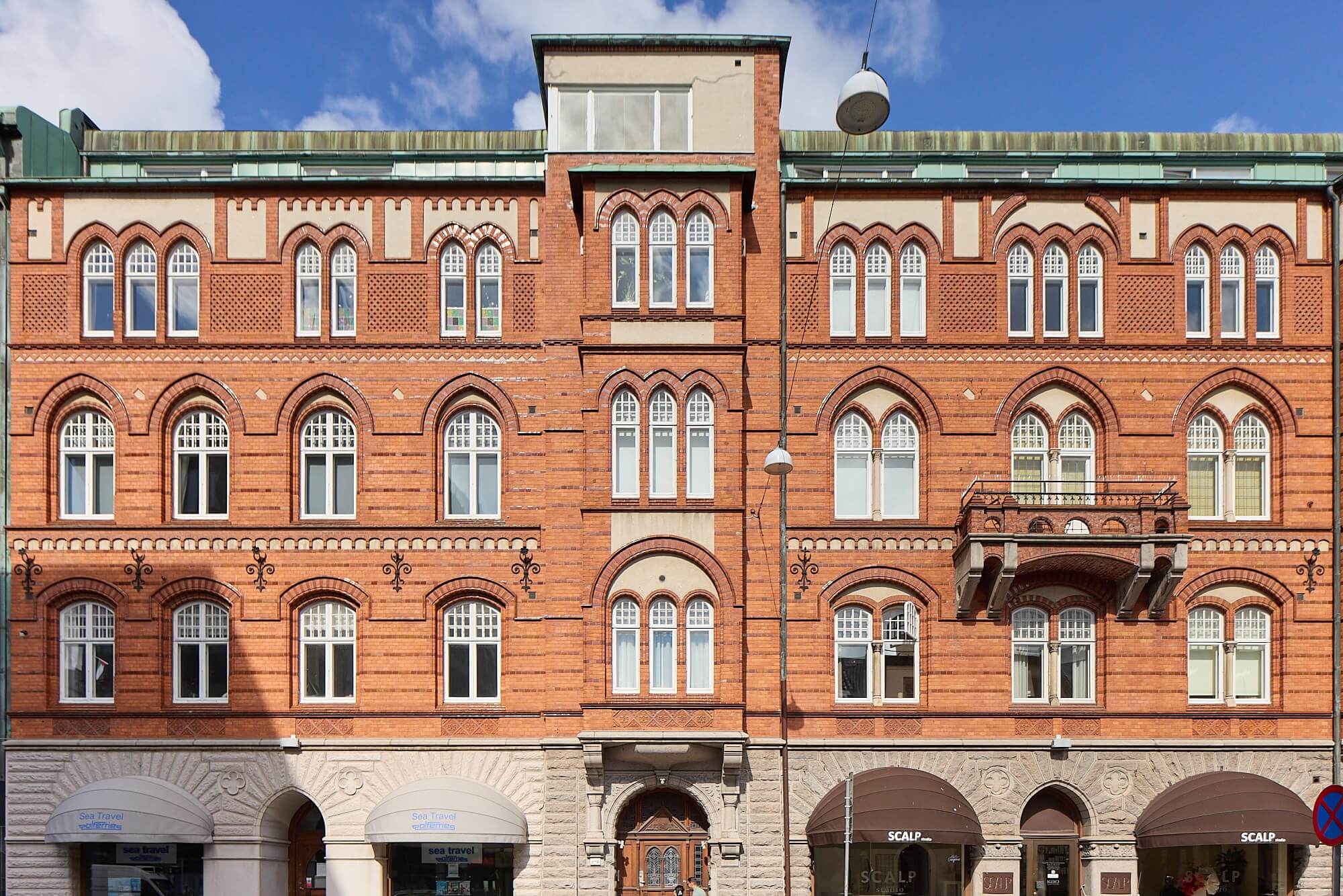 immeuble 19e siècle Malmö façade brique fenêtres ogives immeuble 19e siècle Malmö façade brique fenêtres ogives