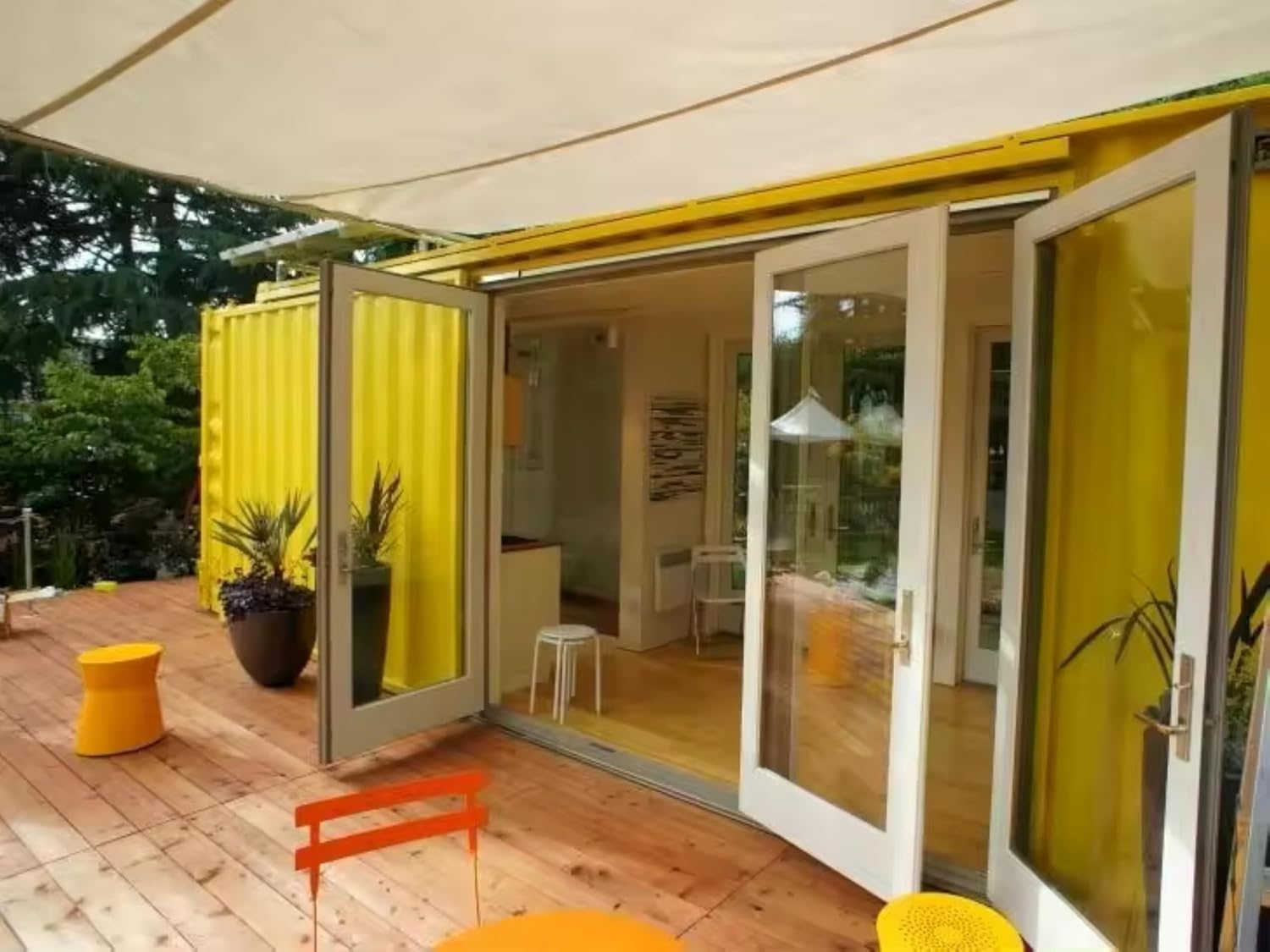 tiny house container jaune tiny house container jaune