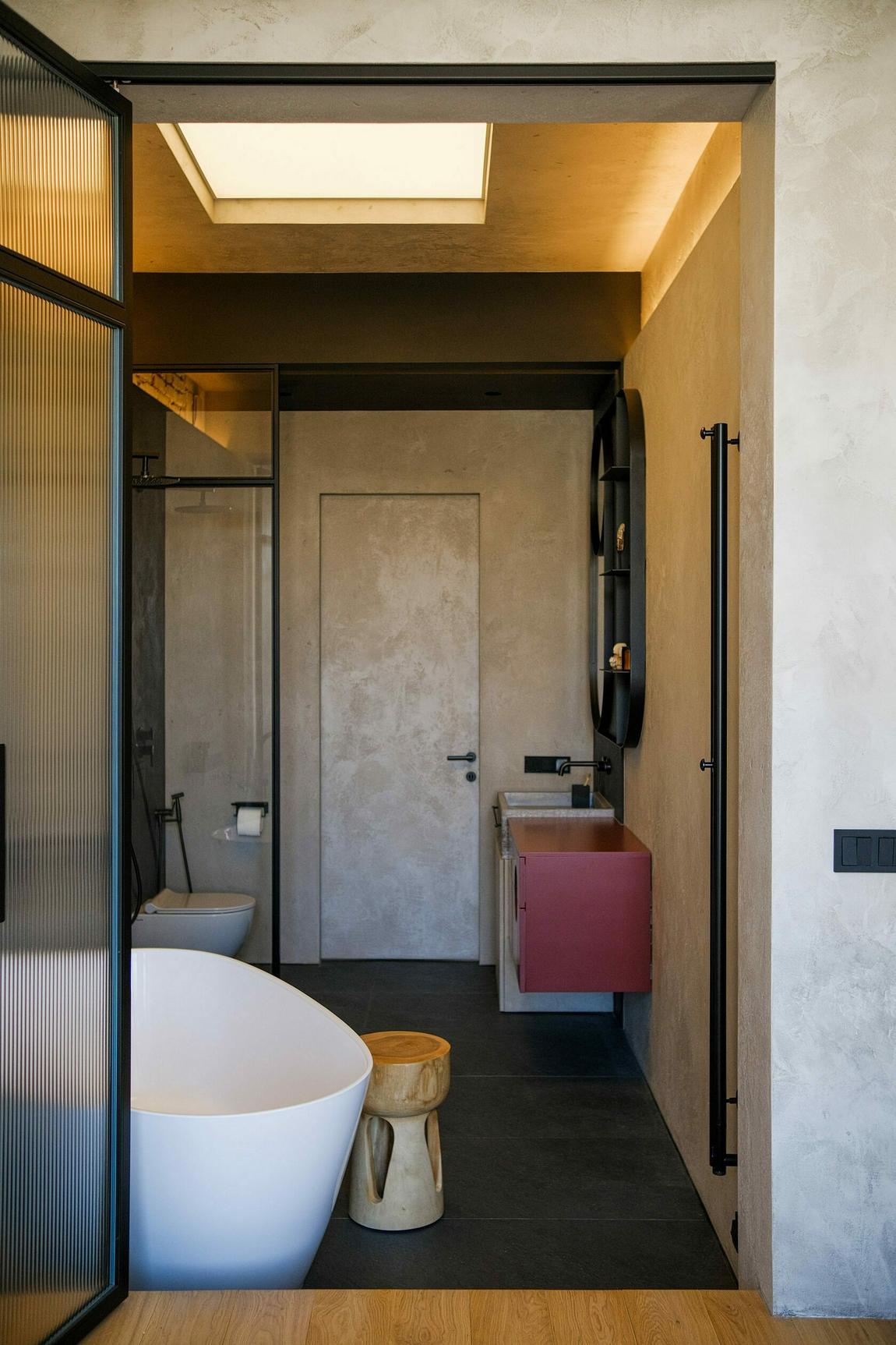 salle de bain porte et cloison verre cannelé appartement 68m2 aux espaces ouverts style loft salle de bain porte et cloison verre cannelé appartement 68m2 aux espaces ouverts style loft