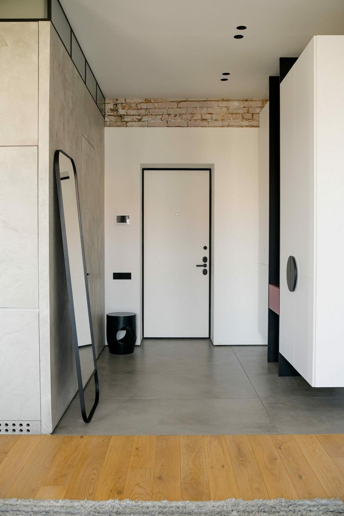 entrée appartement type loft brutaliste entrée appartement type loft brutaliste