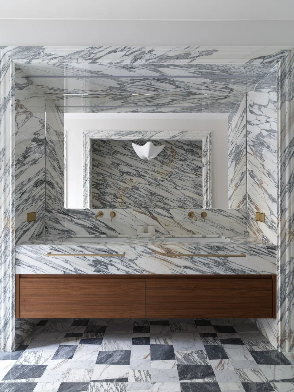 salle de bain marbre et miroir décoration moderne chic salle de bain marbre et miroir décoration moderne chic