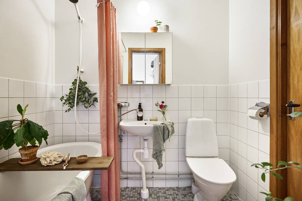 salle de bain blanche