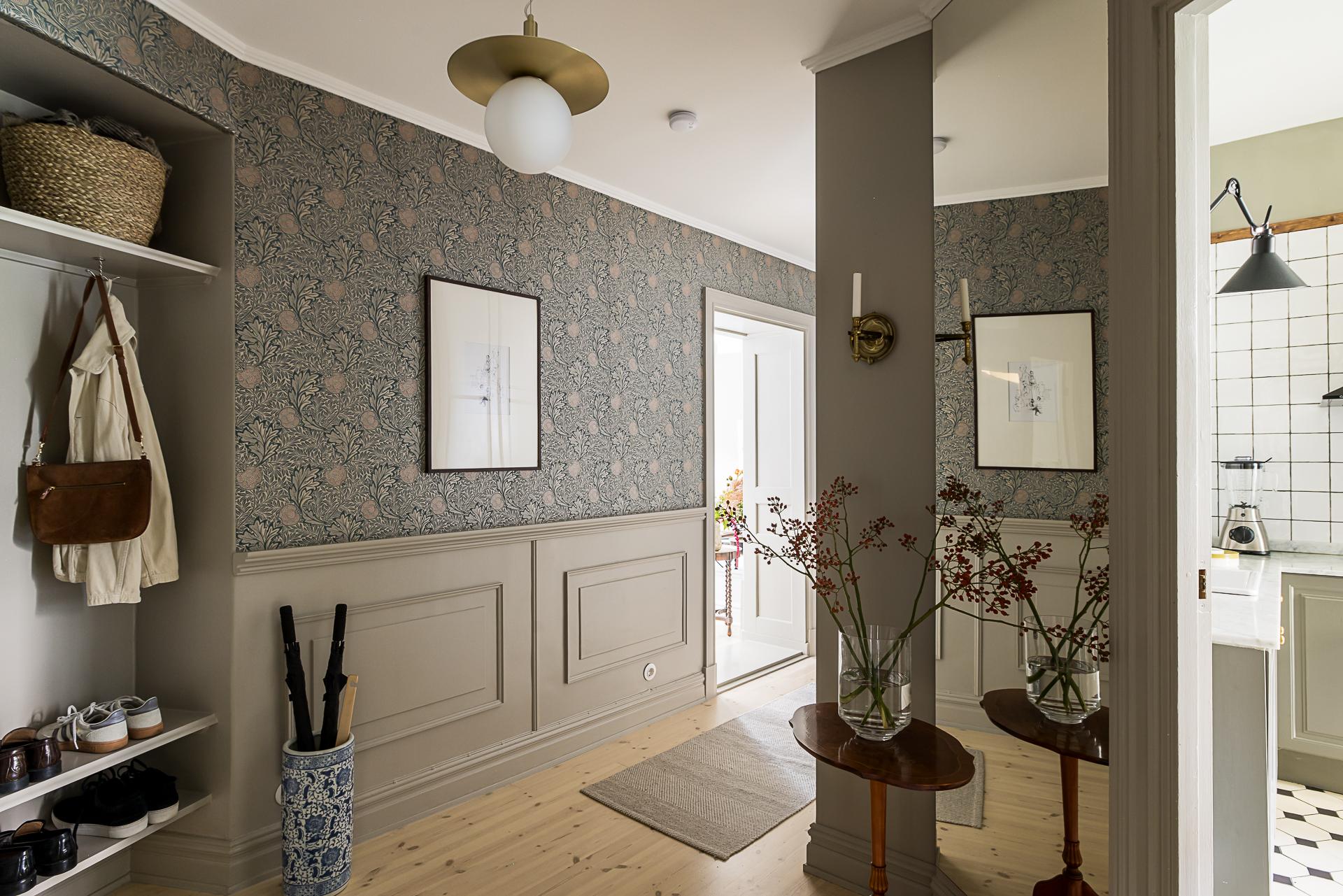 entrée décoration scandinave papier-peint William Morris entrée décoration scandinave papier-peint William Morris