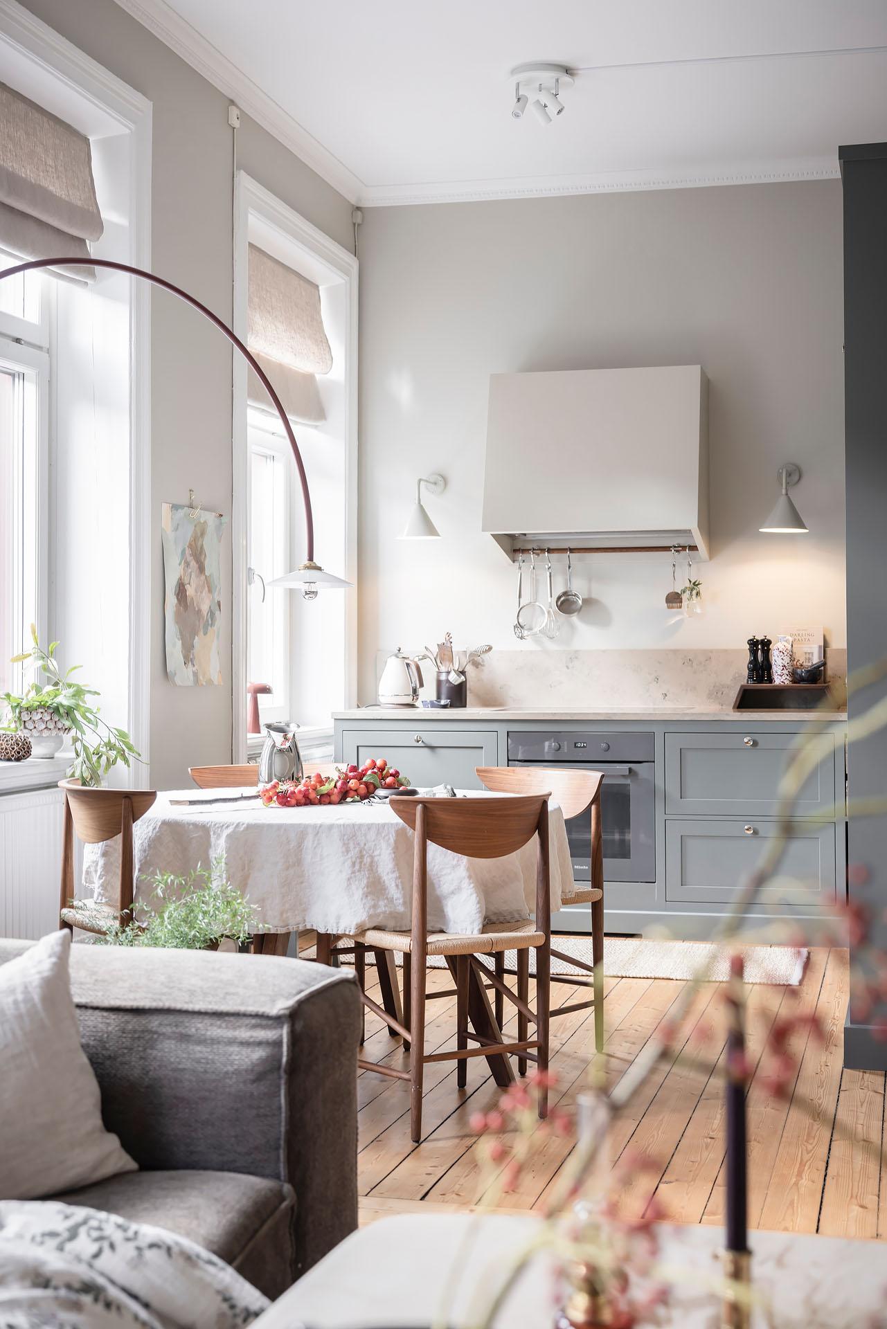 cuisine ouverte décoration scandinave dans immeuble classique cuisine ouverte décoration scandinave dans immeuble classique