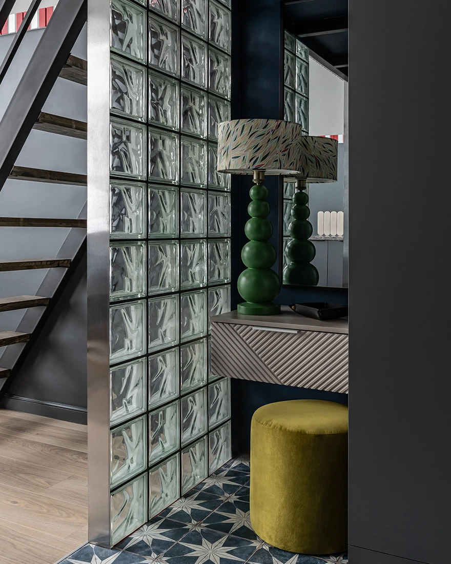 entrée avec pavés de verre et carreaux de ciment entrée avec pavés de verre et carreaux de ciment