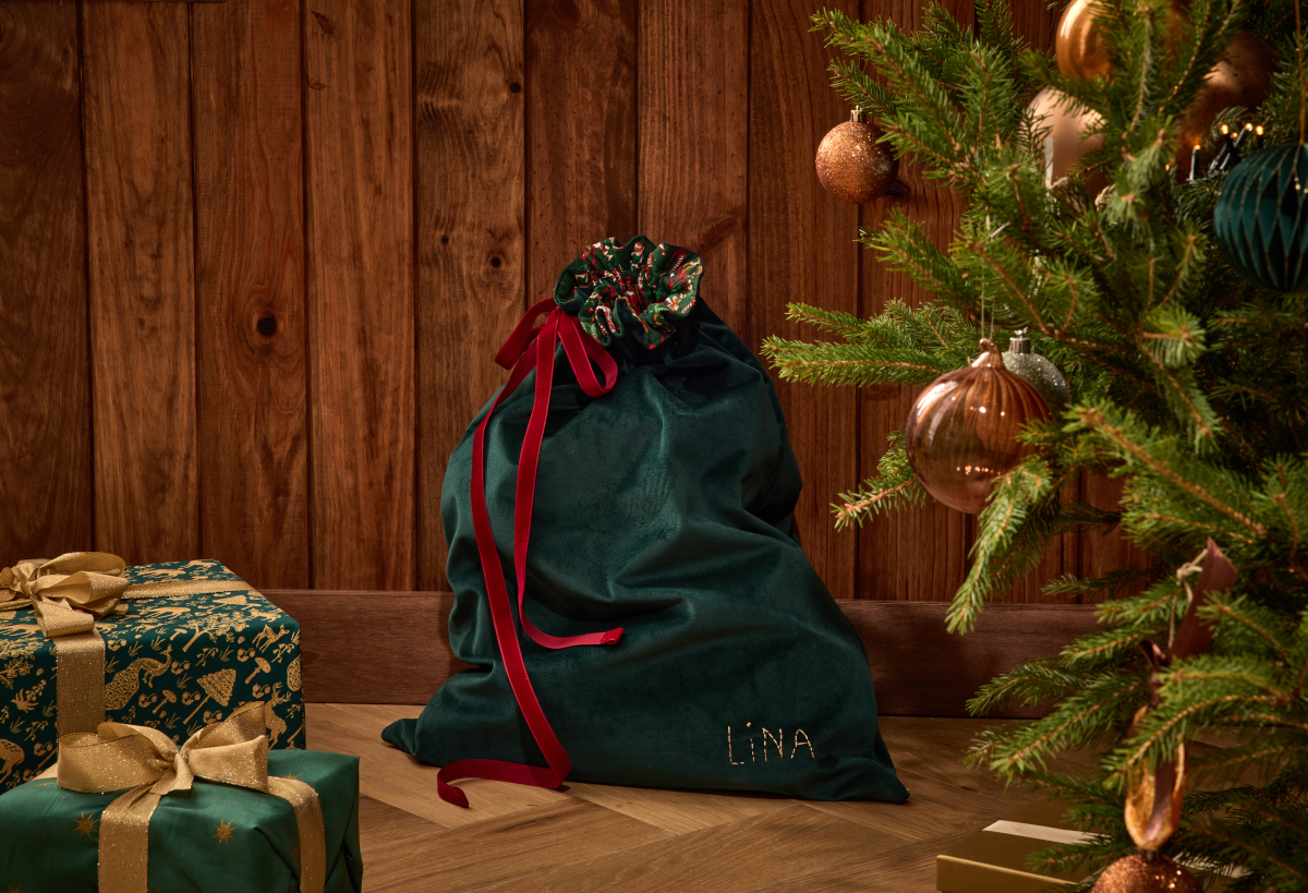 sac cadeaux Noël velours vert Mondial Tissus sac cadeaux Noël velours vert Mondial Tissus