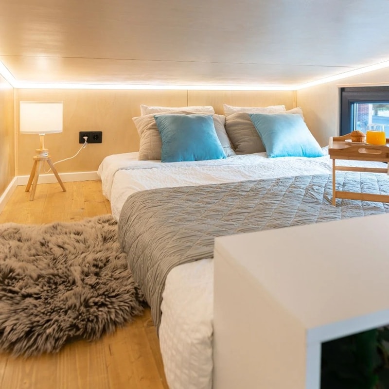 chambre sur mezzanine basse petite maison en bois 23m2 Aurora