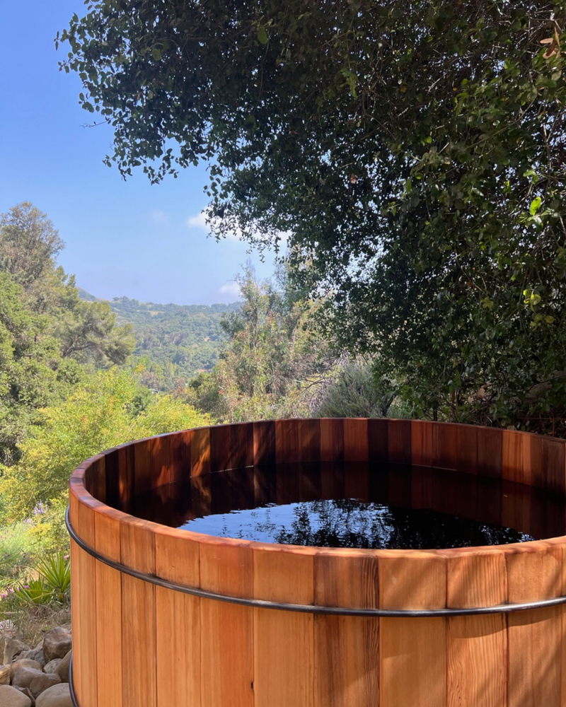 bain nordique sur terrasse maison en bois Sea Ranch Californie bain nordique sur terrasse maison en bois Sea Ranch Californie