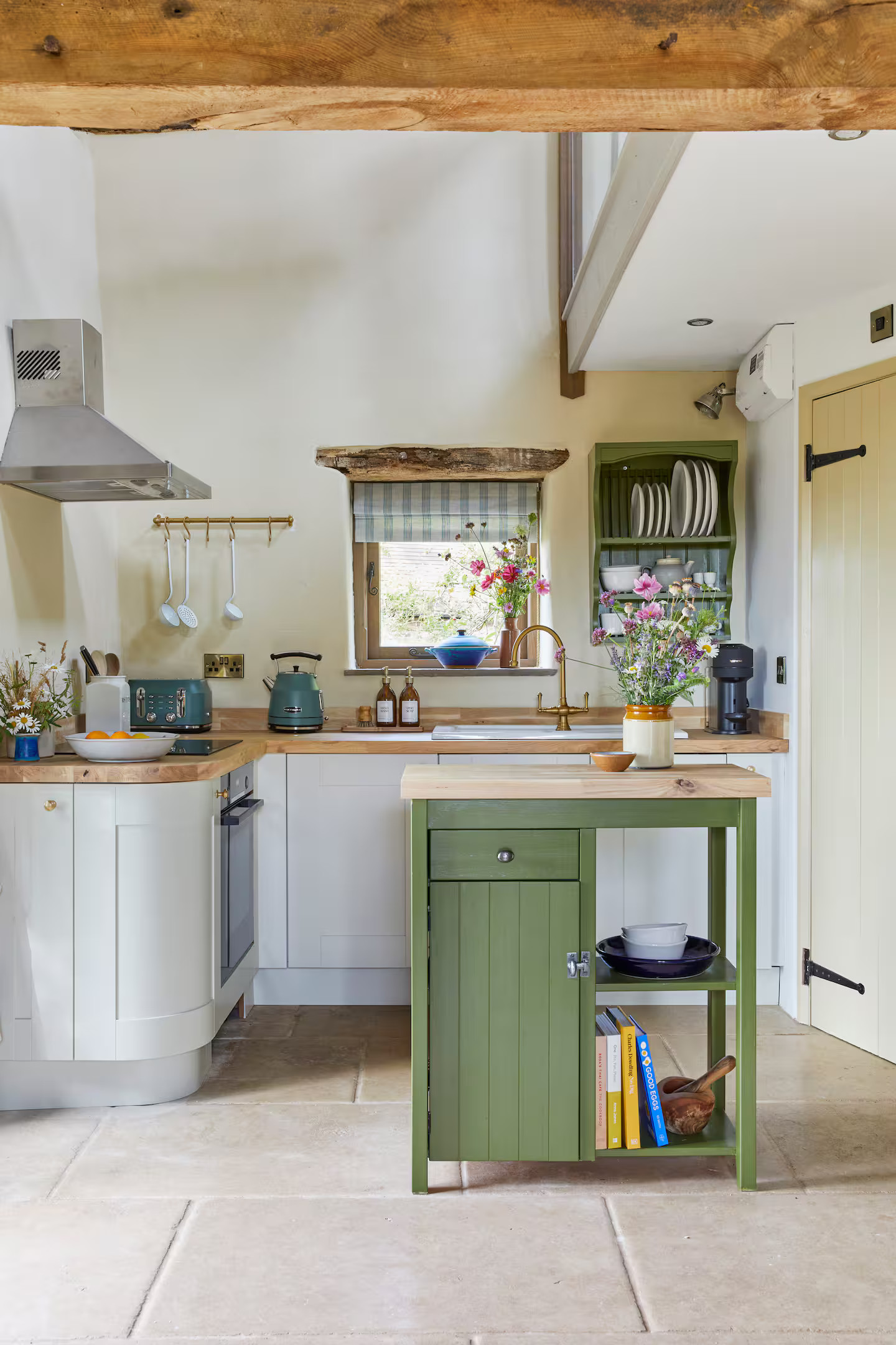 cuisine ouverte cottage anglais décoration rustique chic The Lavendry Barn cuisine ouverte cottage anglais décoration rustique chic The Lavendry Barn