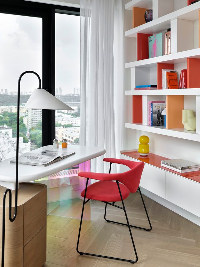 bureau devant fenêtre décoration design appartement 95m2 par Buro11