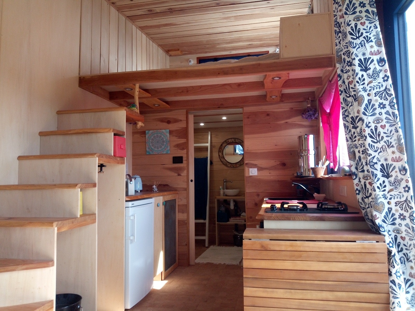 intérieur mini maison mobile 15m2 par Atelier Bois d intérieur mini maison mobile 15m2 par Atelier Bois d'ici