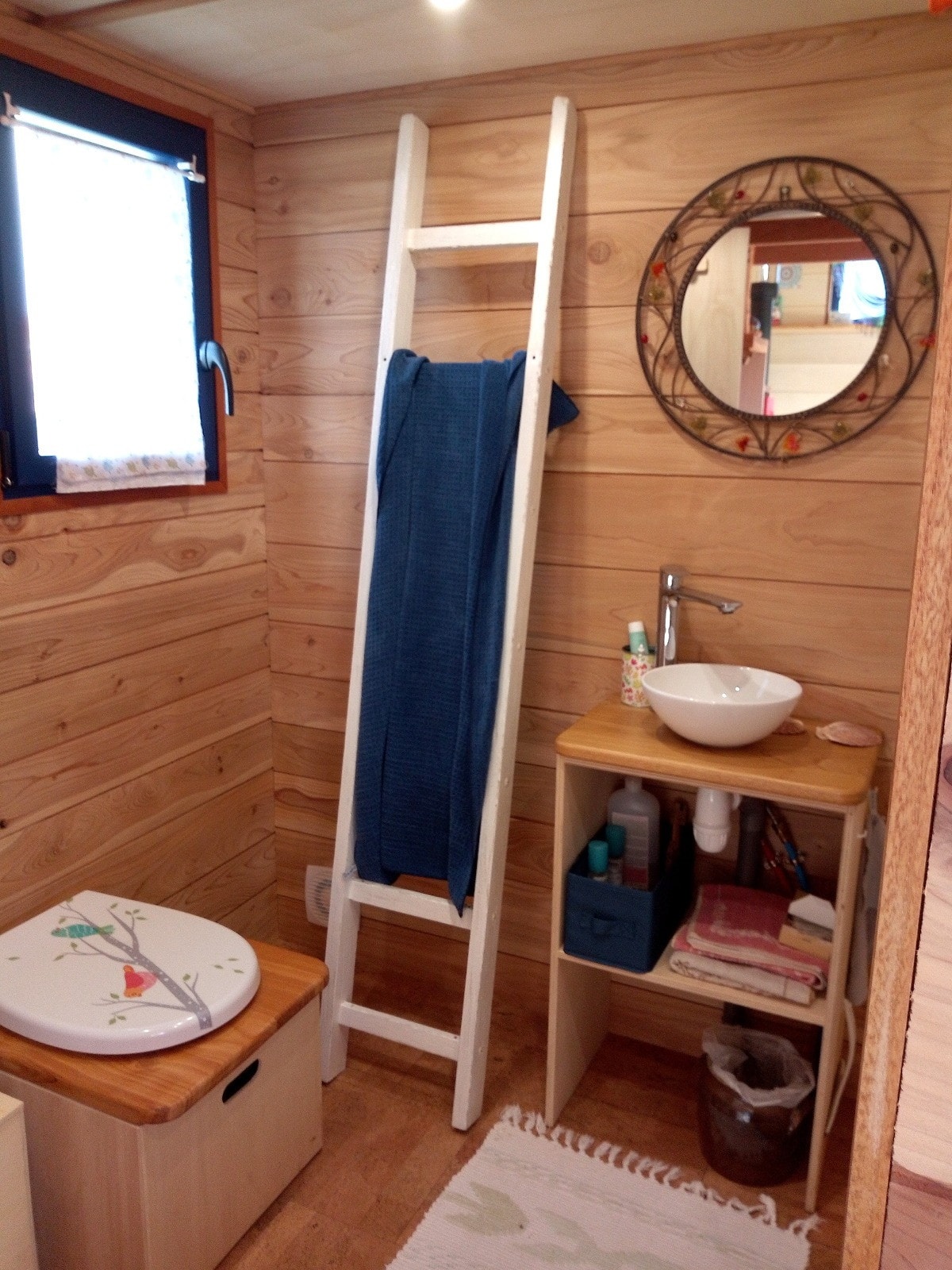 intérieur mini maison mobile 15m2 par Atelier Bois d intérieur mini maison mobile 15m2 par Atelier Bois d'ici