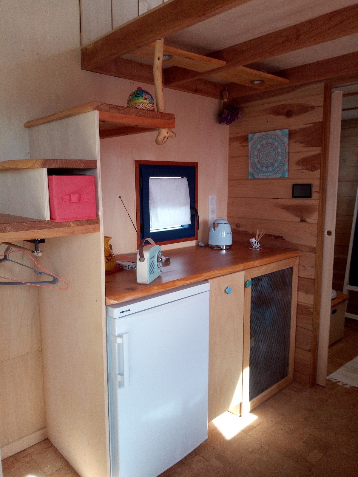 intérieur mini maison mobile 15m2 par Atelier Bois d intérieur mini maison mobile 15m2 par Atelier Bois d'ici