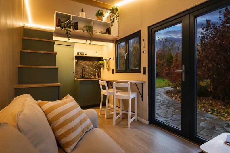 salon cuisine et mezzanine petite maison en bois 23m2 Aurora