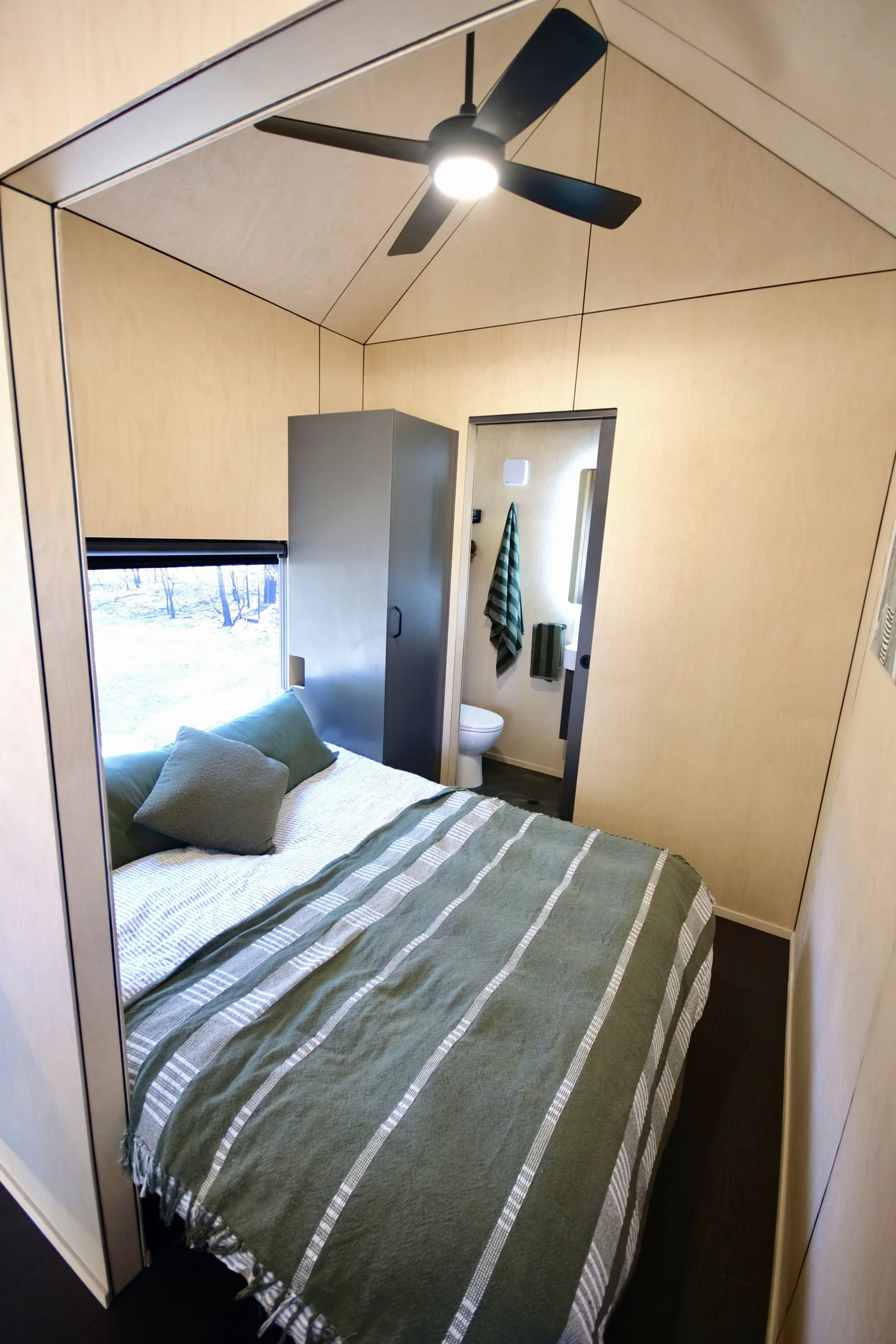 chambre et salle de bain décoration design mini maison mobile par Häuslein chambre et salle de bain décoration design mini maison mobile par Häuslein