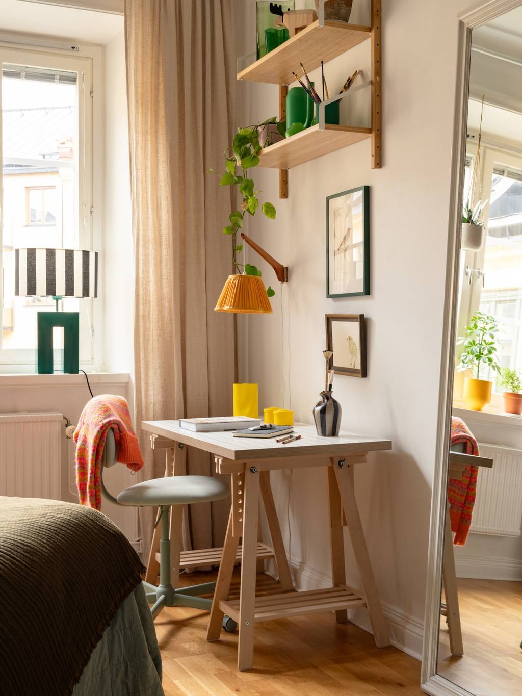 espace bureau dans chambre appartement au design scandinave vintage espace bureau dans chambre appartement au design scandinave vintage