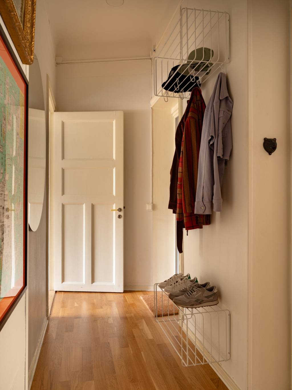 entrée avec porte-manteaux et banc à chaussures entrée avec porte-manteaux et banc à chaussures