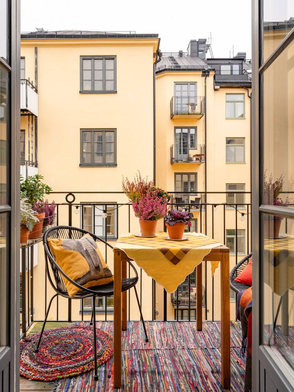 balcon sur cour appartement au design scandinave vintage balcon sur cour appartement au design scandinave vintage