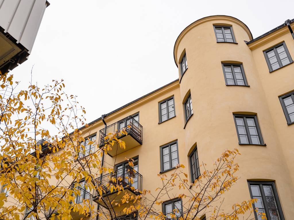 immeuble ancien façade jaune Stockholm immeuble ancien façade jaune Stockholm