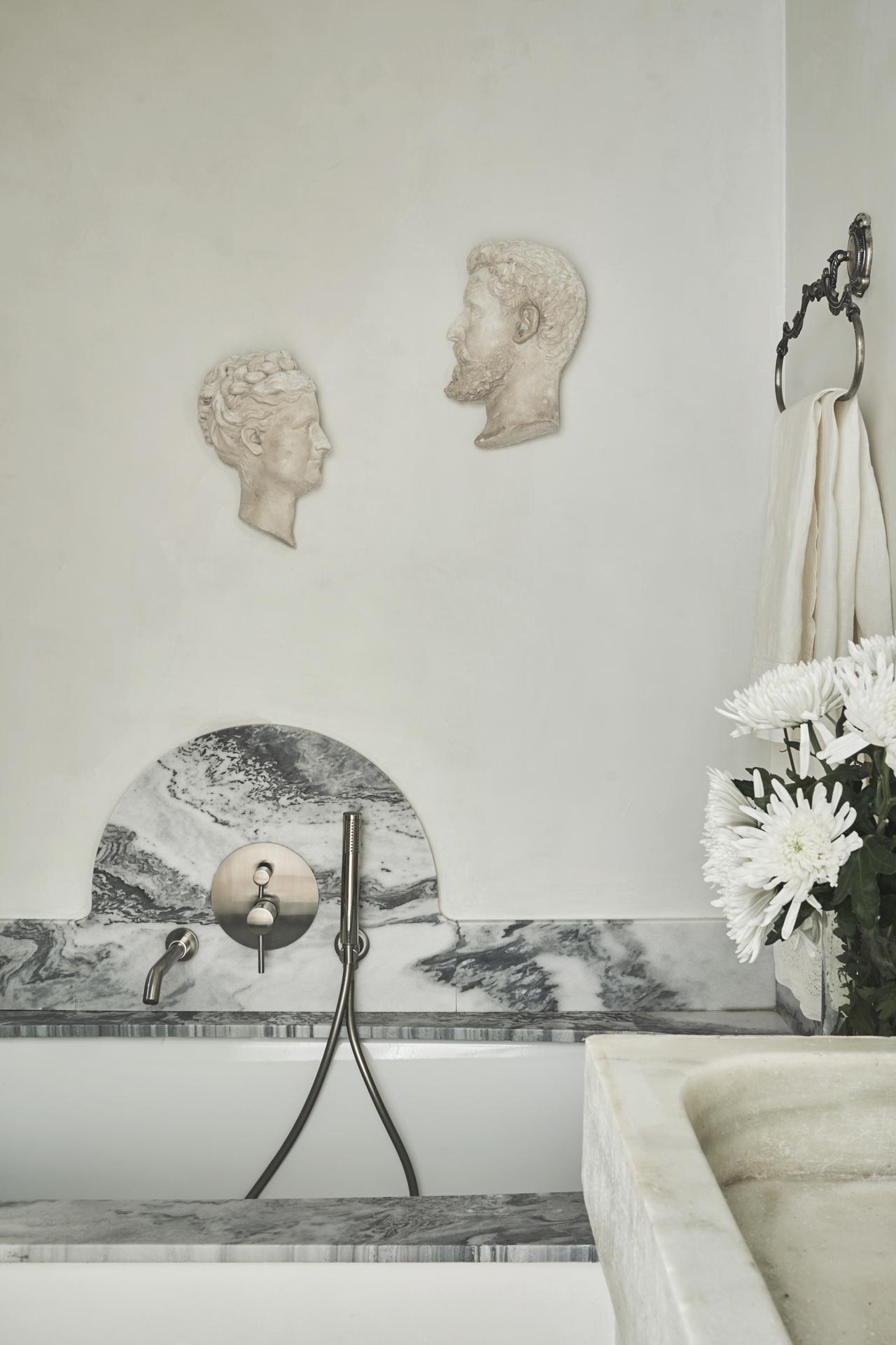 salle de bain décoration contemporaine et classique