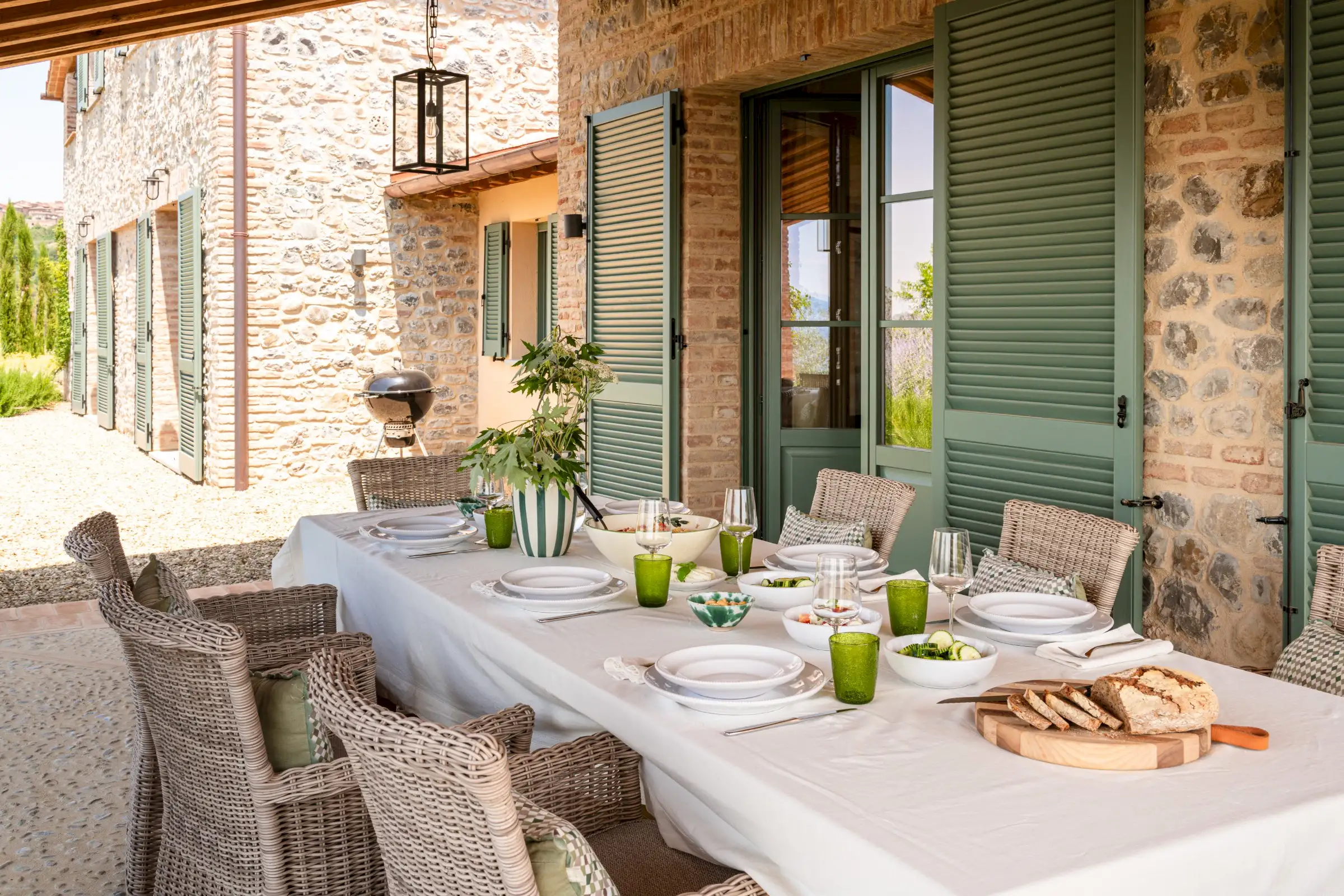 terrasse maison en pierres ancienne rénovée Podere Sirolo Italie terrasse maison en pierres ancienne rénovée Podere Sirolo Italie