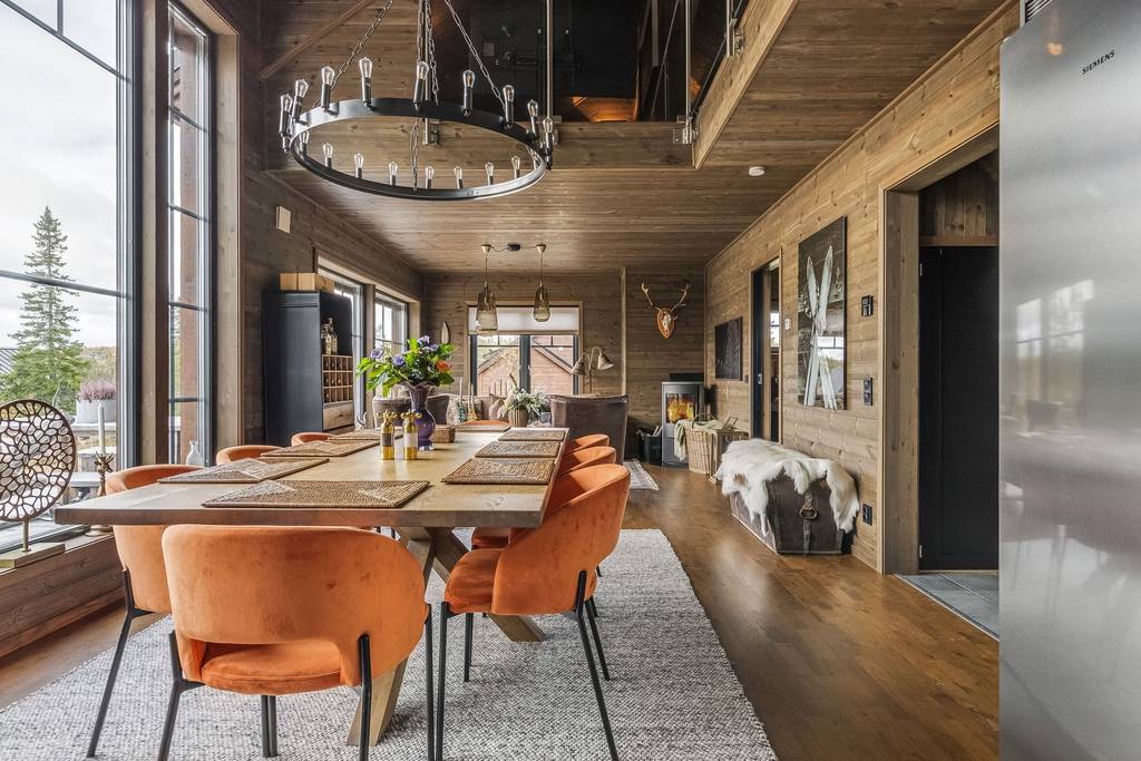 salle à manger et salon maison en bois avec baies vitrées salle à manger et salon maison en bois avec baies vitrées