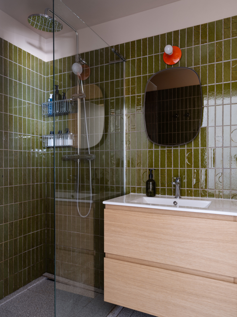 salle de bain contemporaine meuble bois carrelage vert salle de bain contemporaine meuble bois carrelage vert