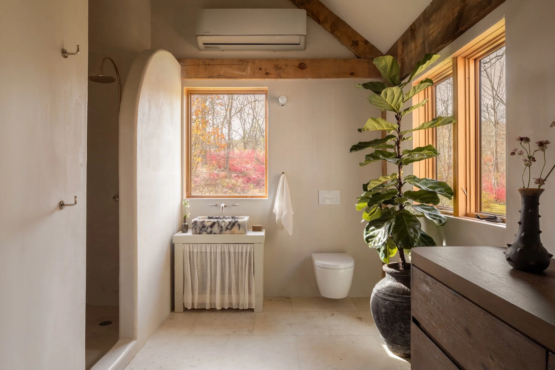 salle de bain contemporaine avec poutres salle de bain contemporaine avec poutres
