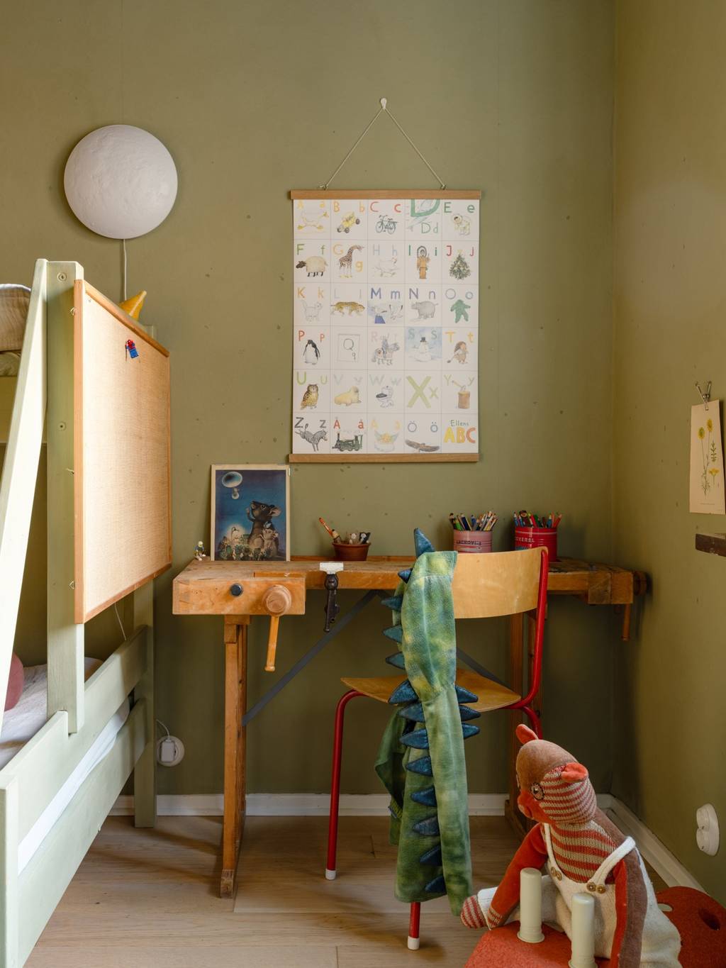 chambre enfant lits superposés murs verts décoration vintage et scandinave chambre enfant lits superposés murs verts décoration vintage et scandinave