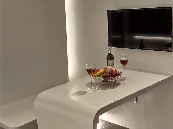 Cube Two par Nestron petite maison futuriste de 24m2 gérée par l Cube Two par Nestron petite maison futuriste de 24m2 gérée par l'IA