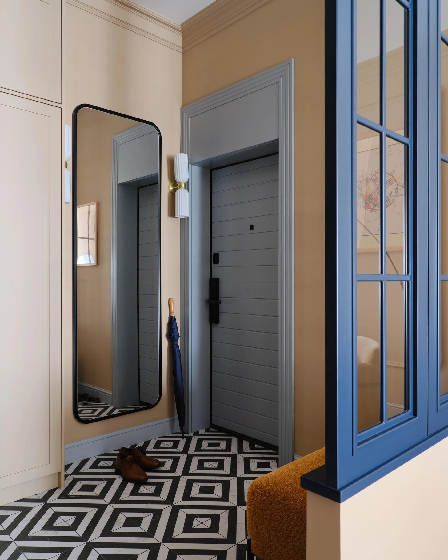 entrée avec verrière bois appartement 100m2 décoration vintage et contemporaine entrée avec verrière bois appartement 100m2 décoration vintage et contemporaine