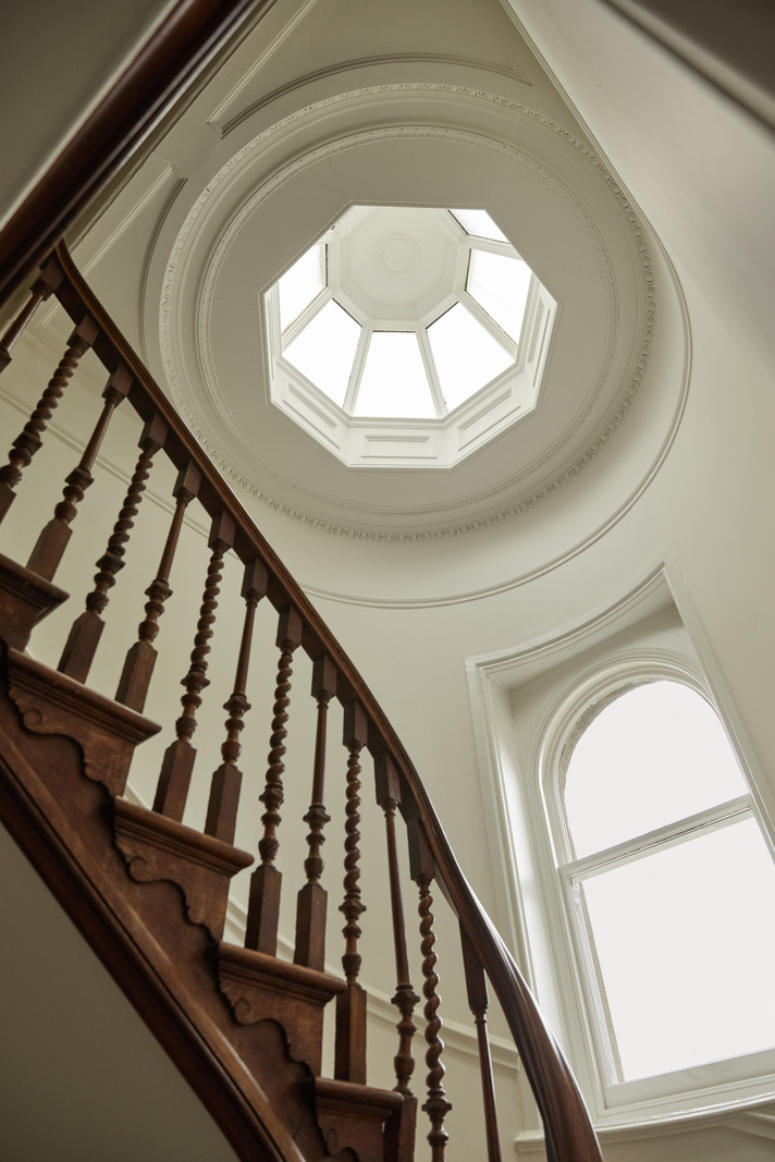 escalier avec dôme vitré maison anglaise décoration classique chic escalier avec dôme vitré maison anglaise décoration classique chic